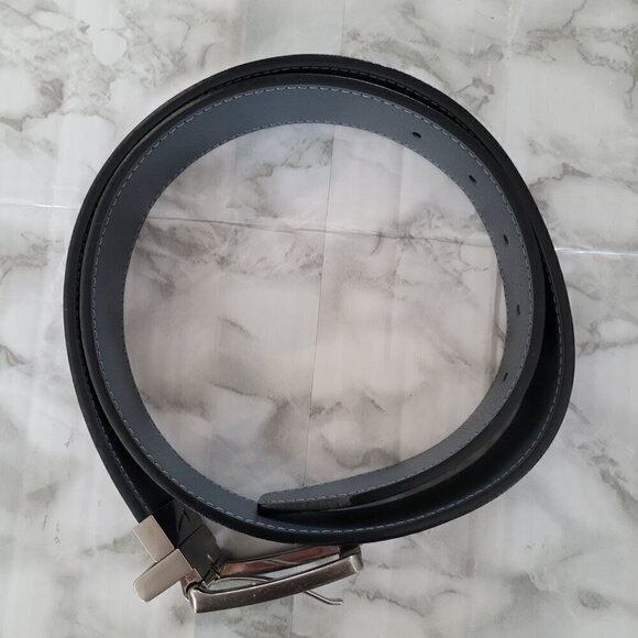 Nike Core Reversible Leather Belt Black & Gray Nickel Buckle - Picture 6 of 6